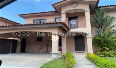 Versalles , Panama City Panamá Province                                                                                      07127